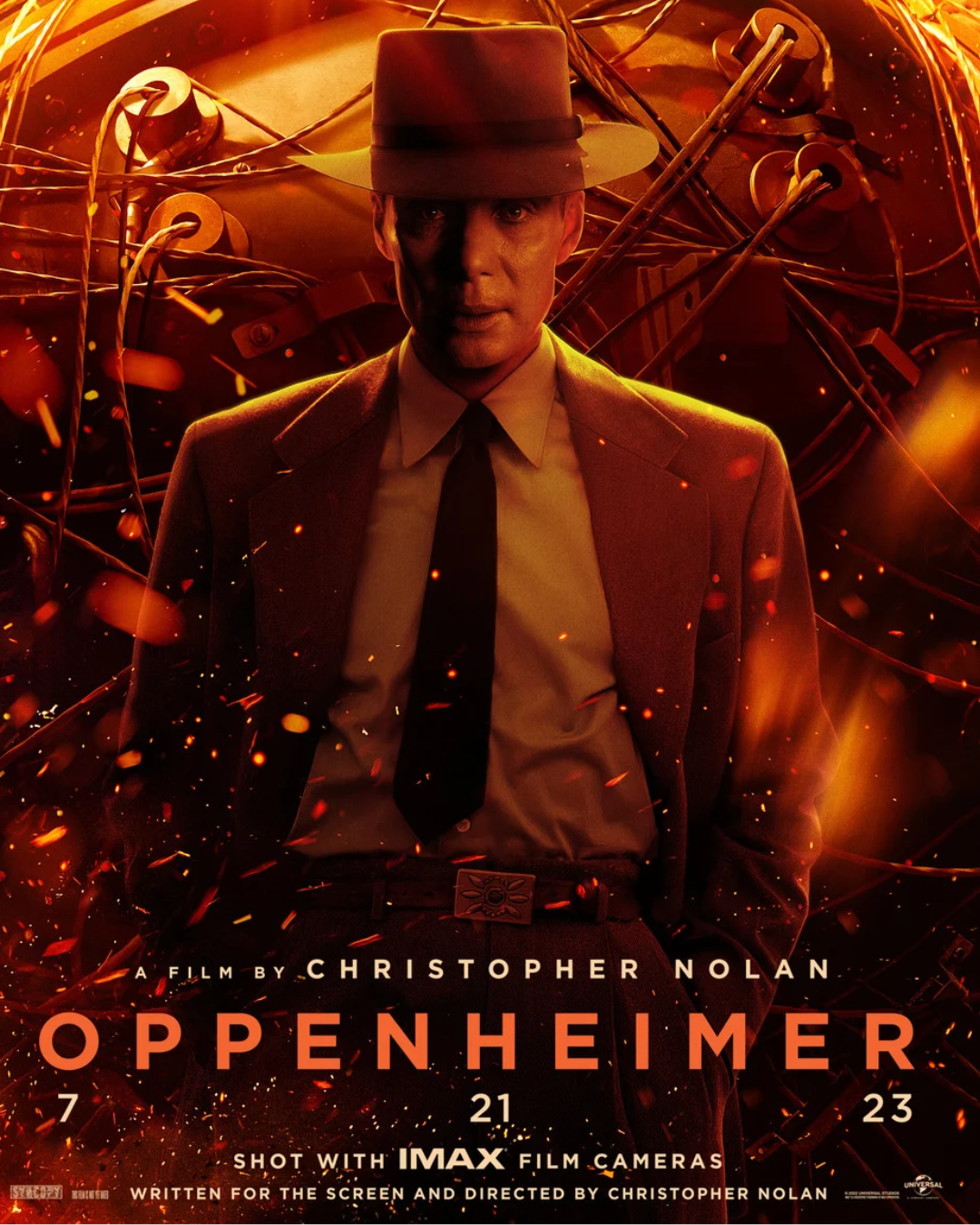 Conheça a vida fascinante e complexa de J. Robert Oppenheimer, o cientista brilhante responsável pela criação da primeira bomba atômica. Explore os dilemas morais e as consequências de suas descobertas neste drama histórico envolvente.